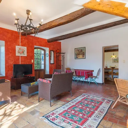 Conciergerie Chateau D'allemagne 펜션